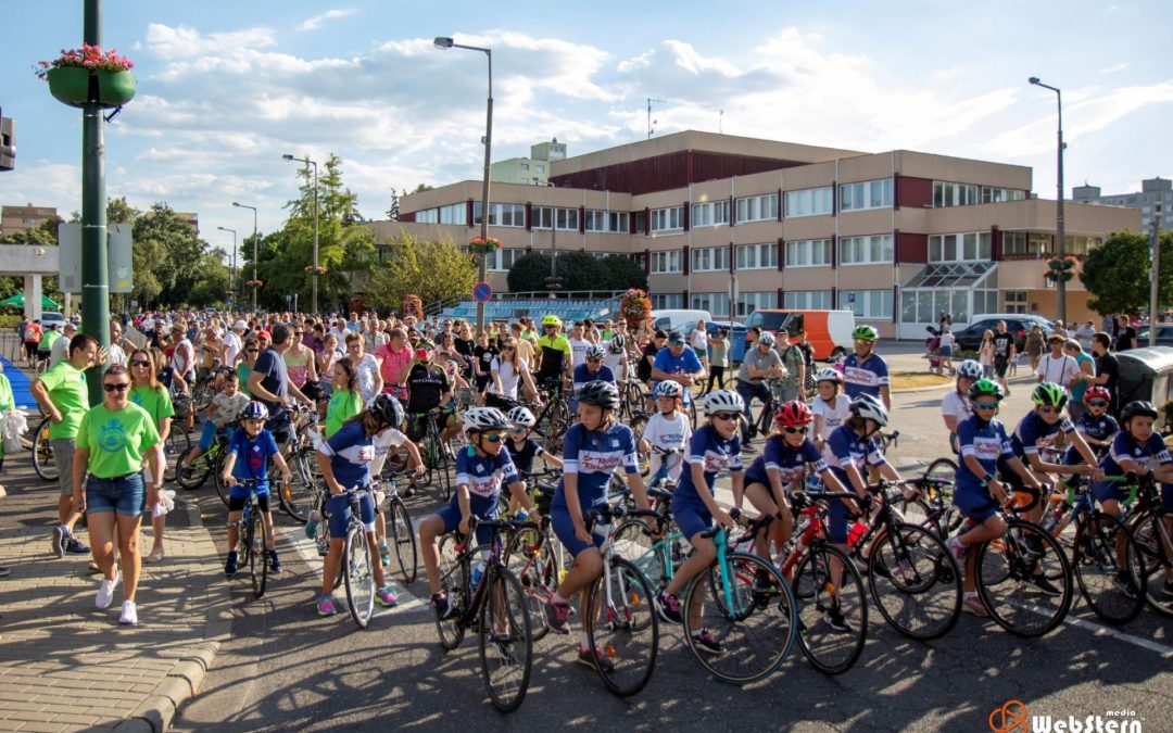 Tizenhárom híján ezer kerékpáros indította a Fesztivált